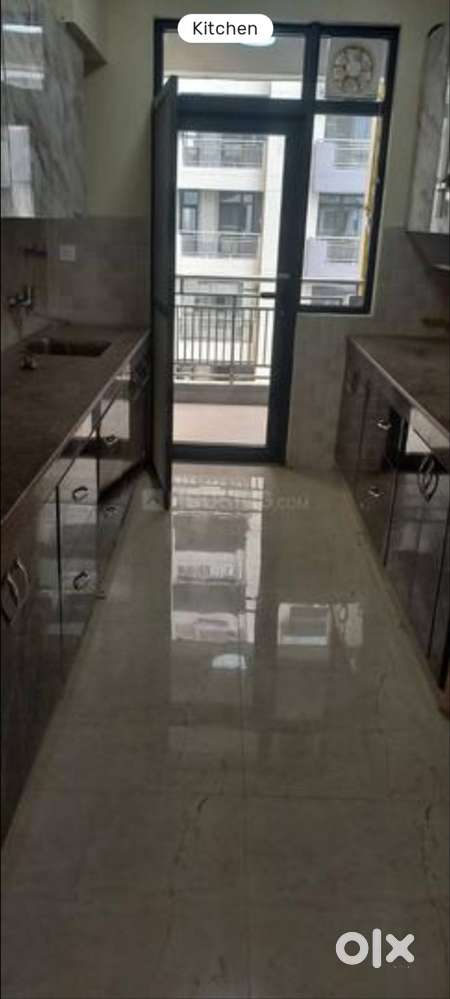 1 roommate needed in 3 BHK apartment