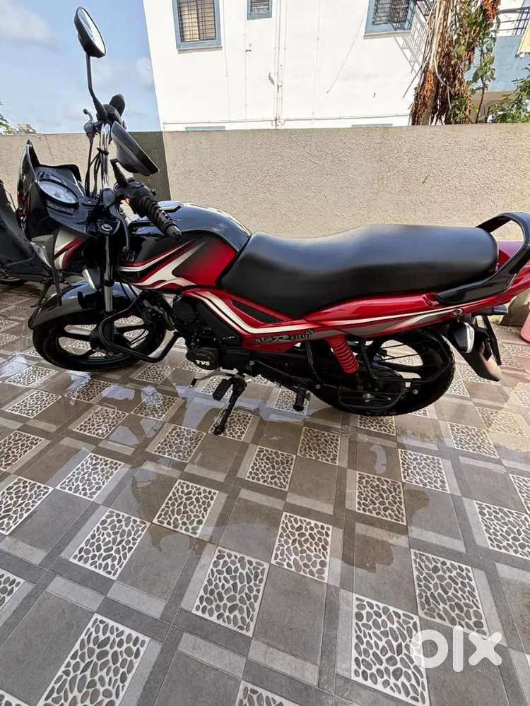 गाडी विकणे आहे फक्त 8900km
