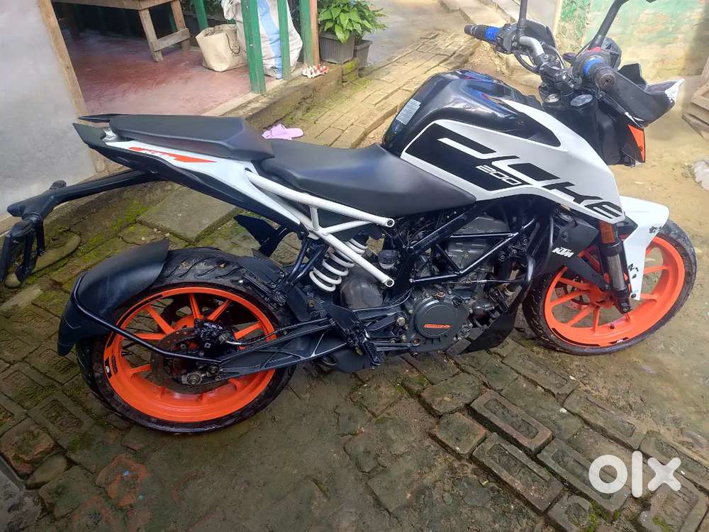 I'm selling duke 200 in very good condition