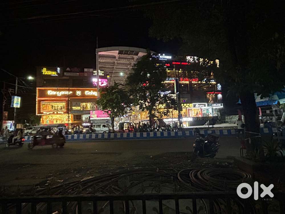 Shop available for rent at planet mall