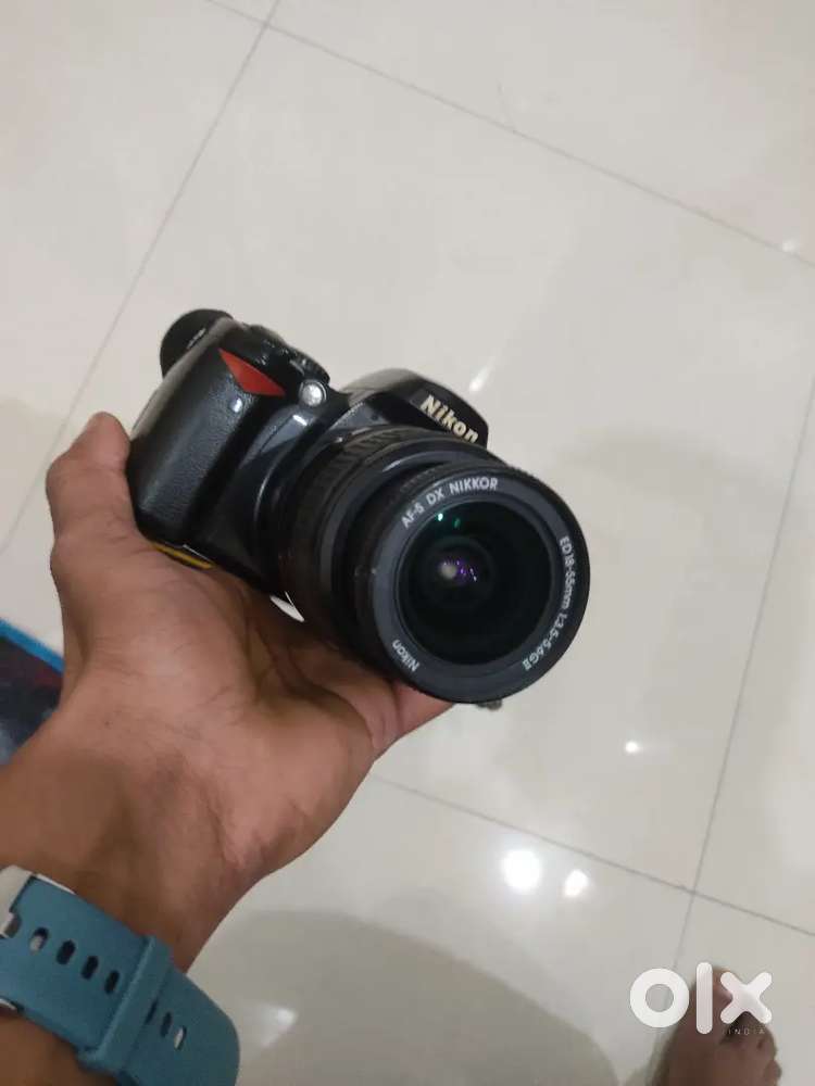 DSLR CAMERA