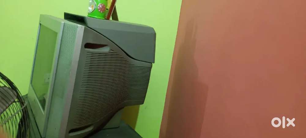 A old model tv set