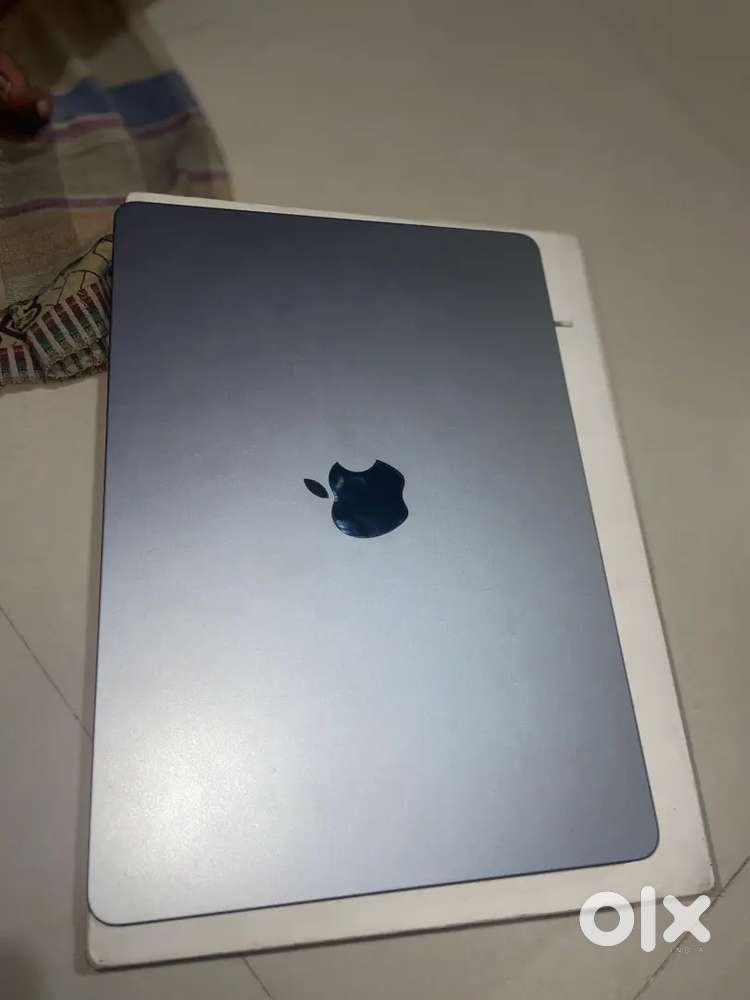 Apple macbook m3 (5 months old)