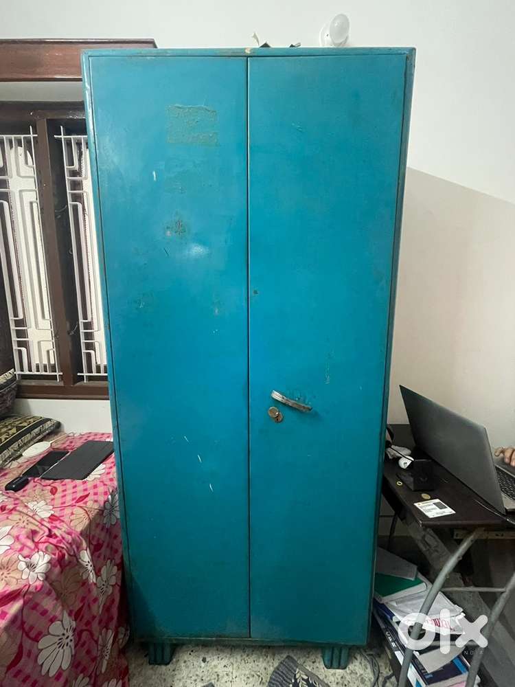 Metal Almairah for sale