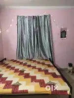 Roommate chahiye only girl