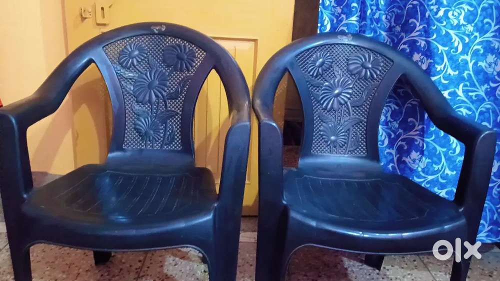 Two fiver chair Very good conditons mai hai