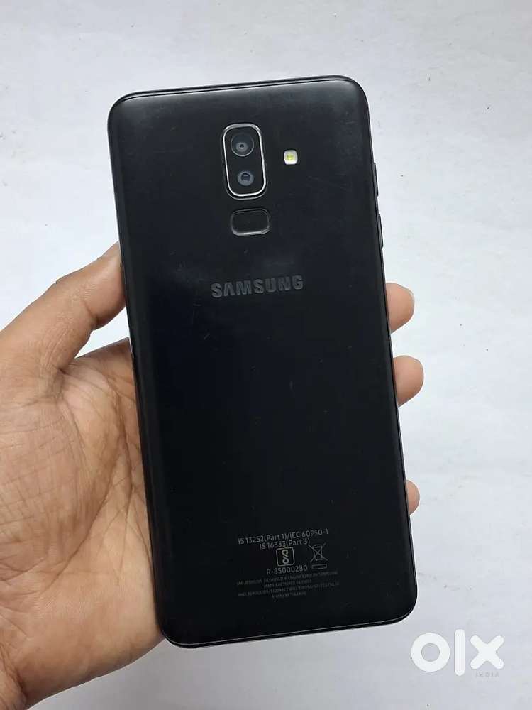 Samsung j8