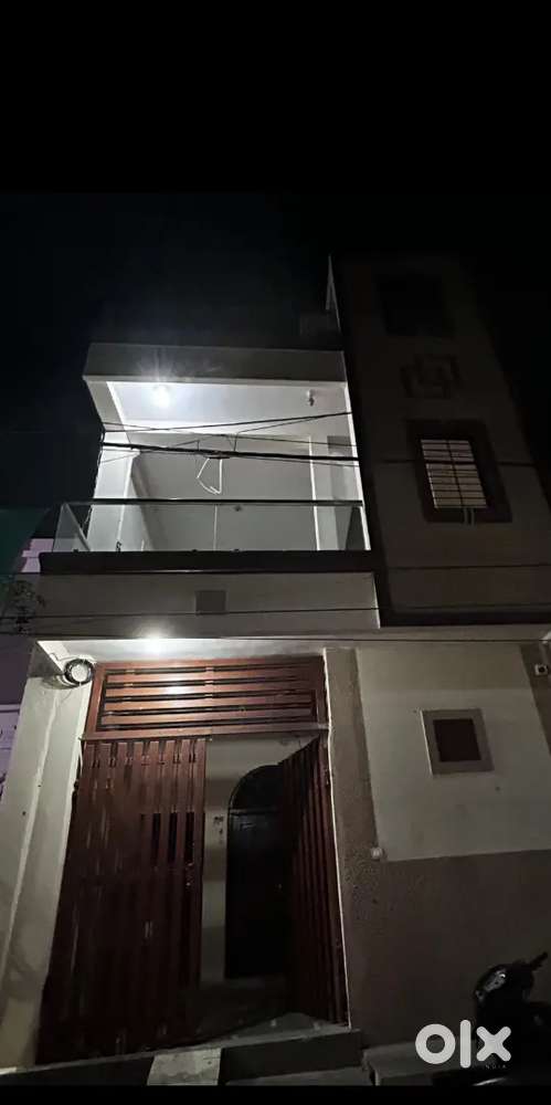 तीन बत्ती चौराहा कृष्णा हॉस्पिटल के पीछे