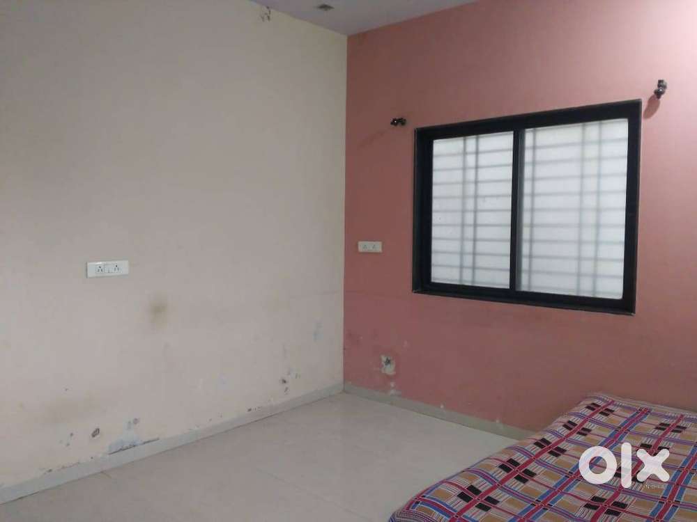 1RK for working women /girl students