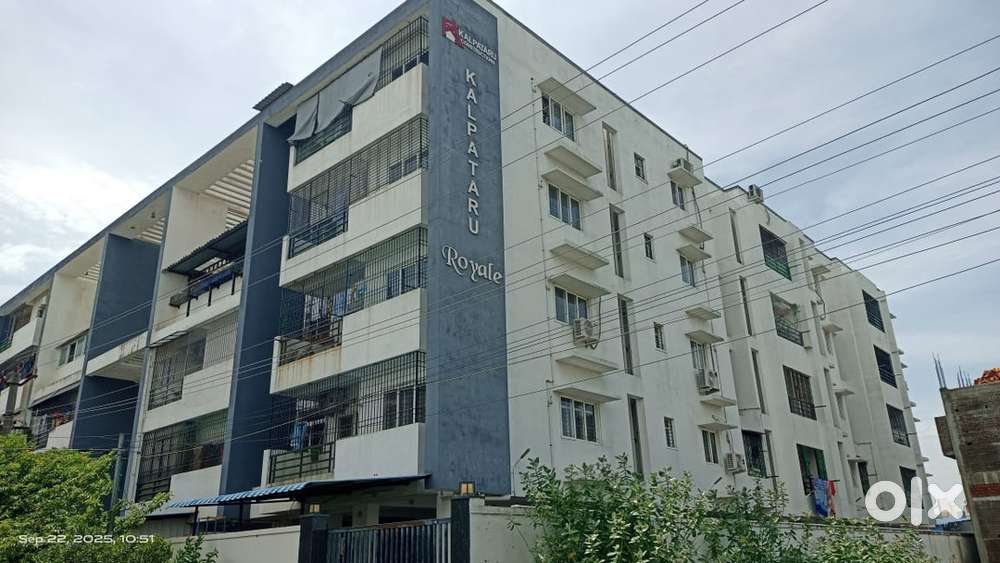 Nearby to schools, upcoming metro and restaurant