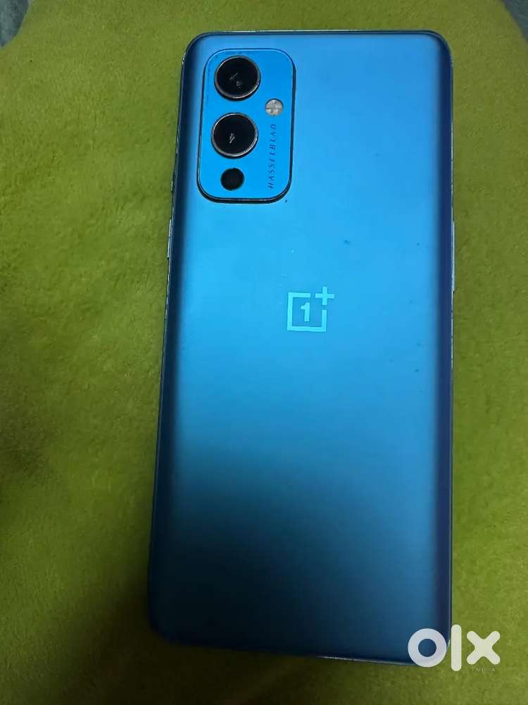Oneplus 9 8/128gb with box and charger