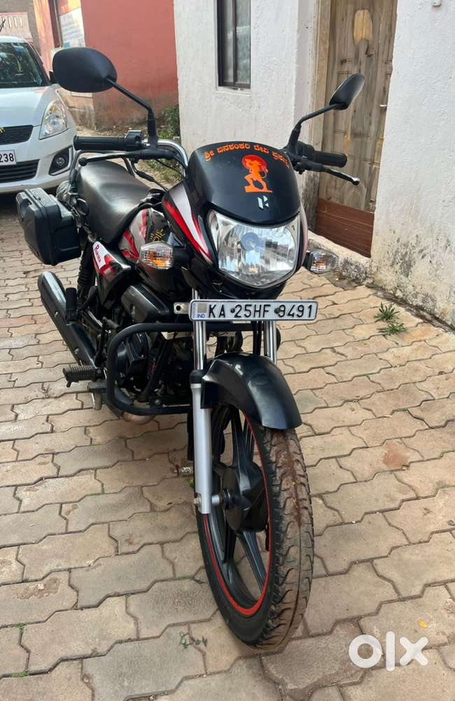 First owner, regular showroom service