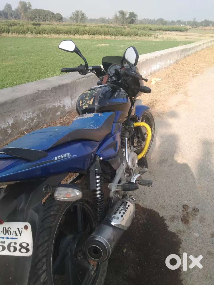 दोनों टायर नया बैटरी नया है एक साल का इंजन वारंटी लेने वाले ही मैसेज