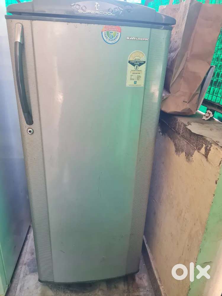 Fridge single door kelvinator  5 star 200 Liter proper working