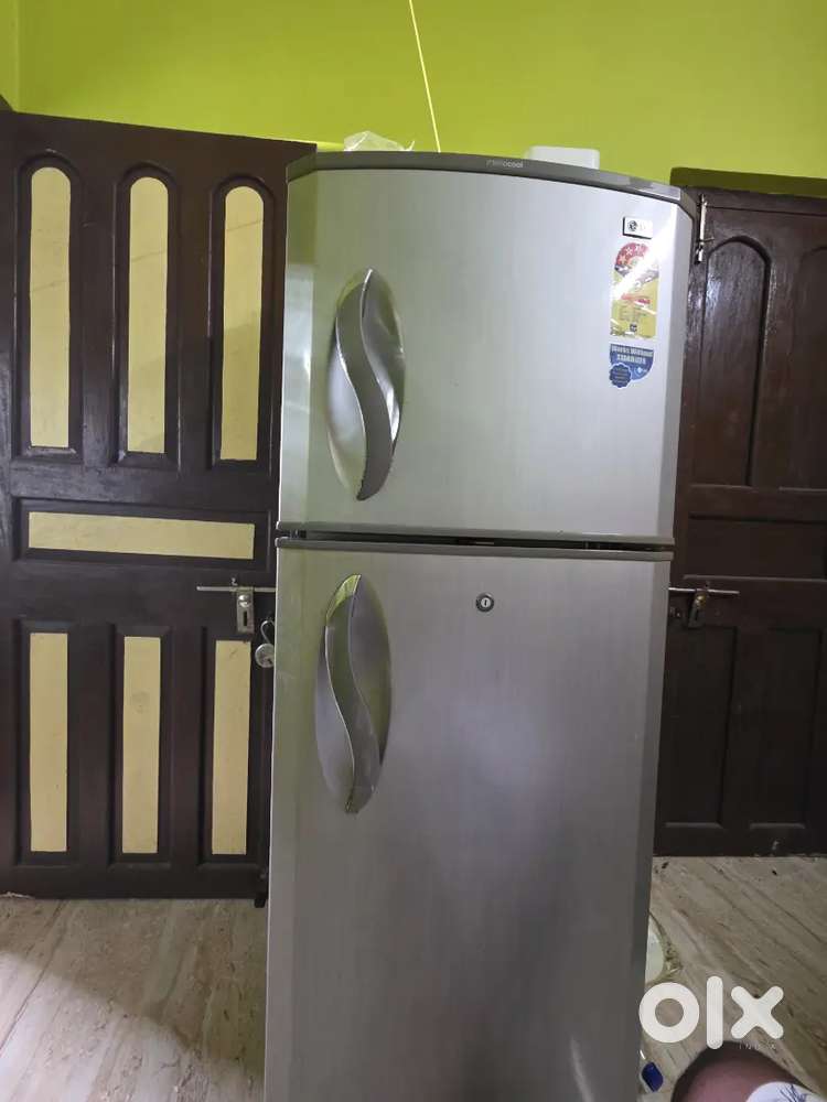 LG fridge new condition