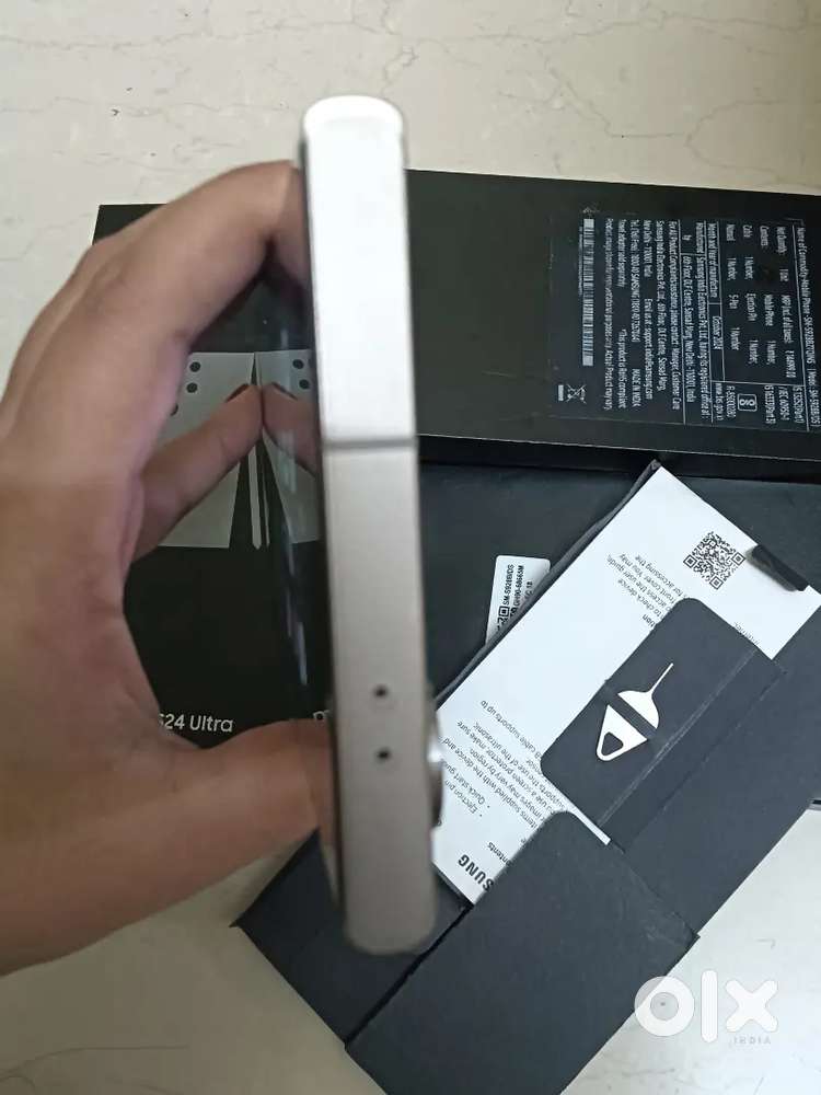 Samsung S24 ultra with all accessories an colours available