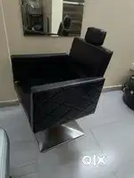Salon chair