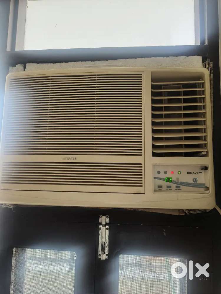 1.5 ton Hitachi Window AC @ 15000/-