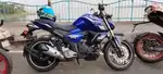 Bike showroom condition hai 50km+average on city