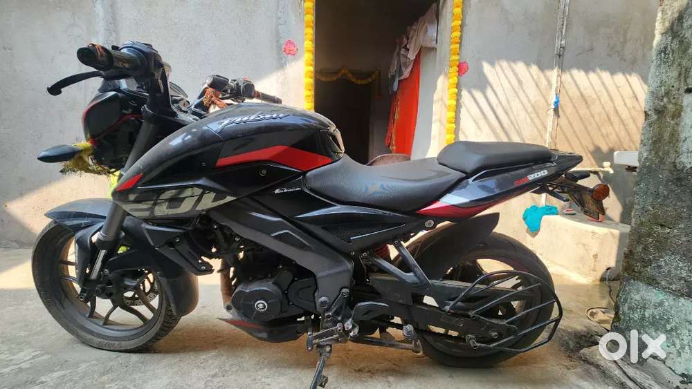 NS 200 back tyre need to be change