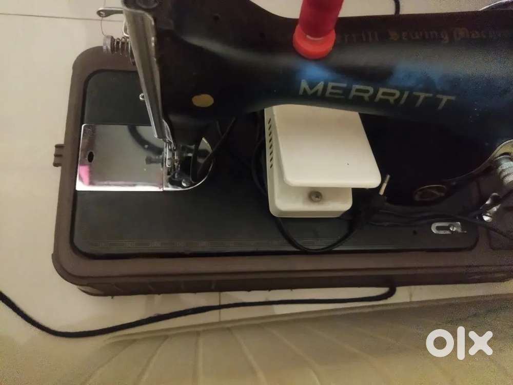 Singer sewing machine with motor