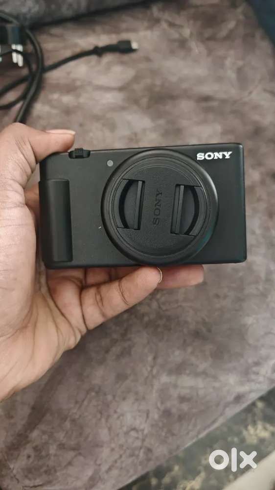 Sony zv-1f new camera juts open box