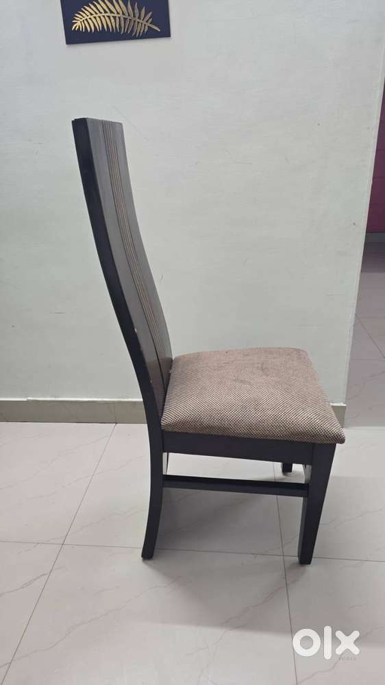 Six Dinning Chairs (in good condition)