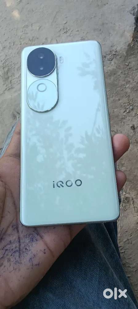 iQOO z 9s phone