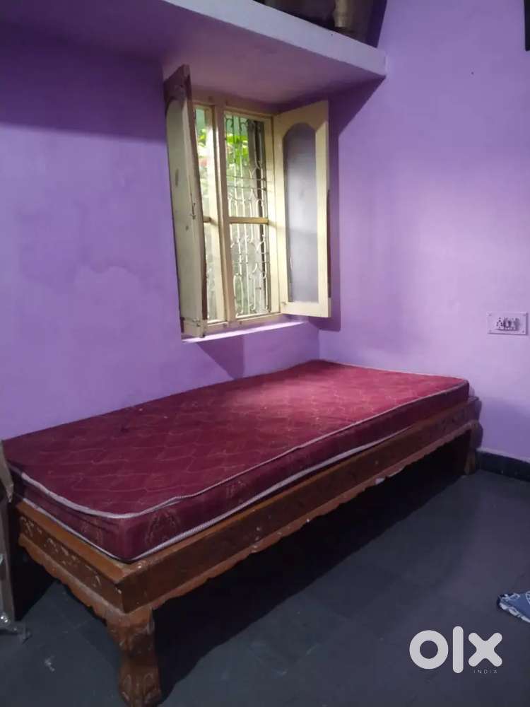 Dewan bed and mattress