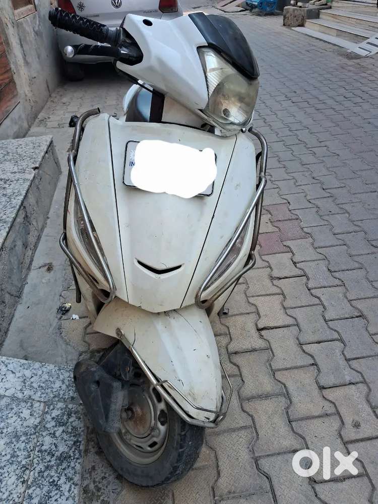 Best condition and one hand driven