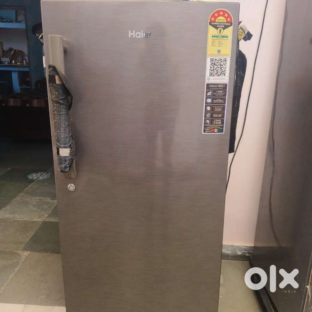 Fridge for sale 1 year old no scratches