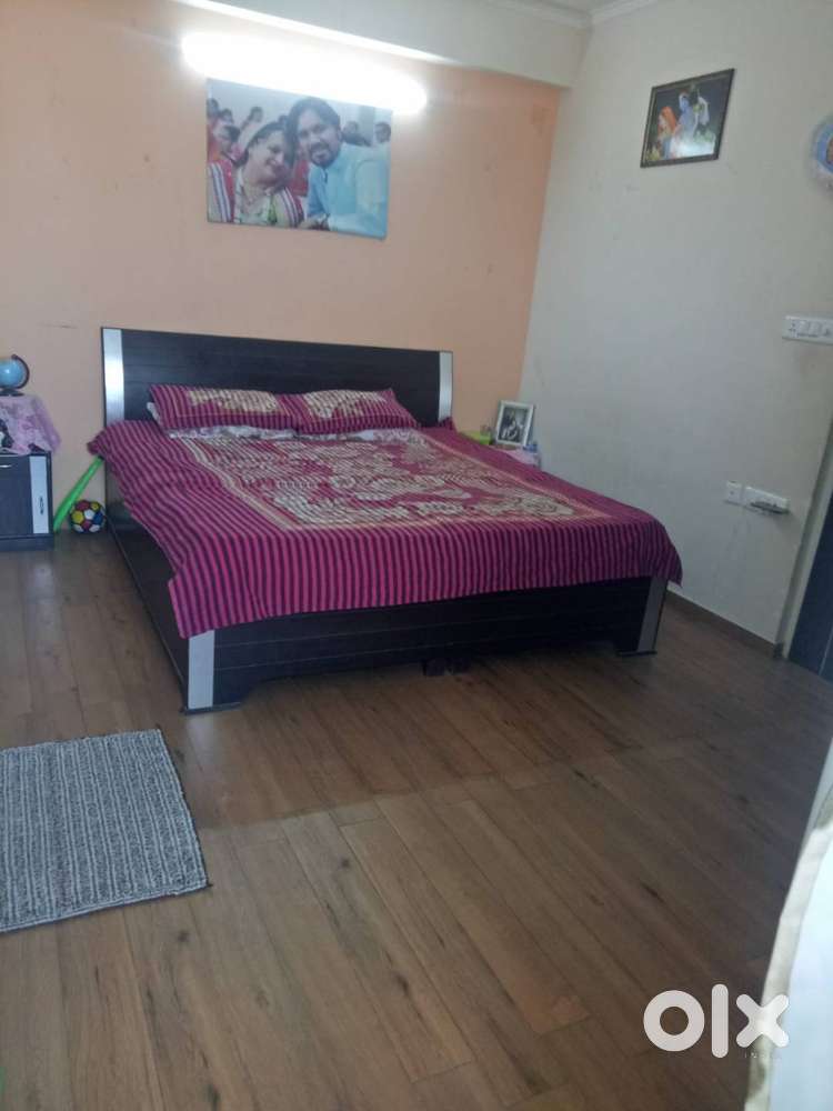 2BHK FULLY FURNISHED FLAT FOR SALE