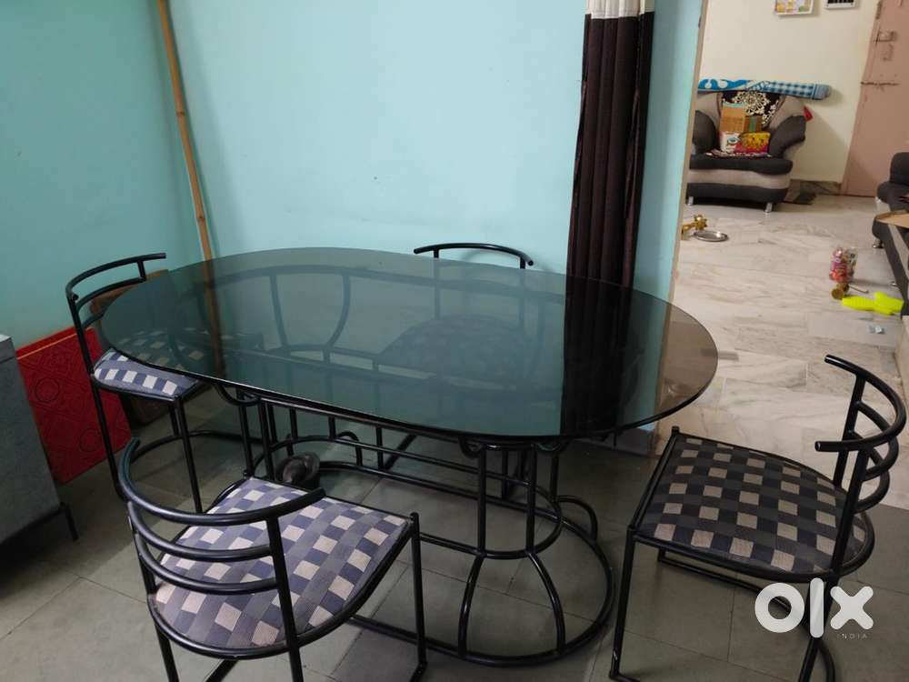 Dinning table with 4 chairs