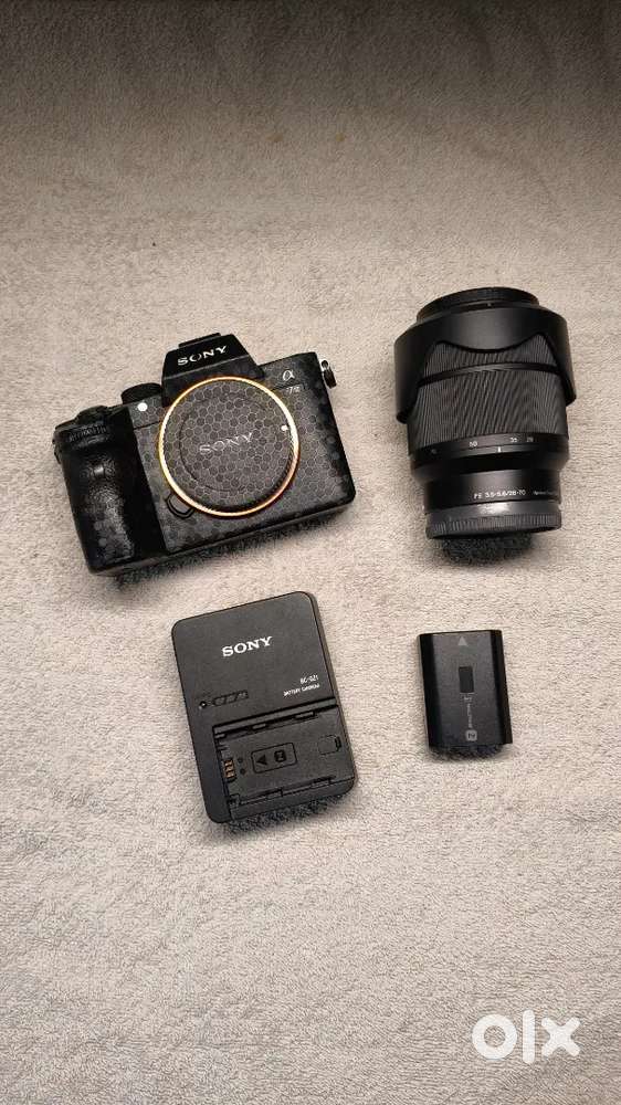 Sony Alpha A7III Full-Frame Mirrorless Camera Kit-Excellent Condition