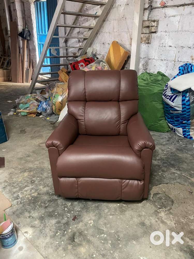 Recliner  pure leather chair new condition chair