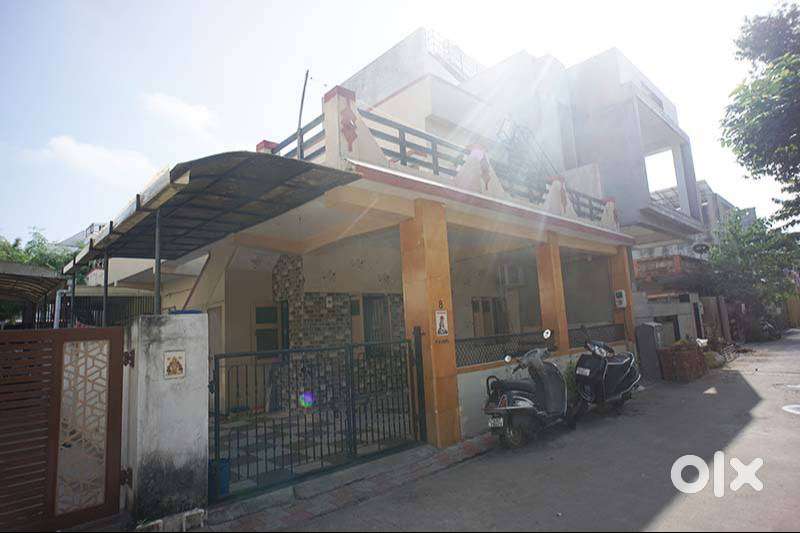 Raj Mandir Society 4 BHK Tenament for sell