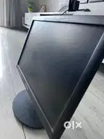 Samsung LED Monitor 18inch with power cord and orgibal box