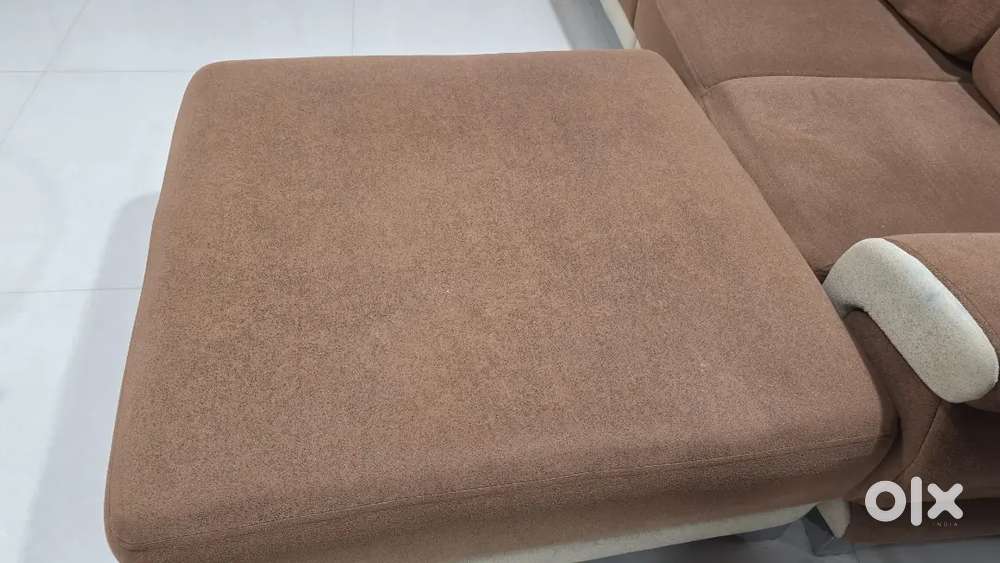 Sofa 4 seater with puffy table 3 x 3 ft