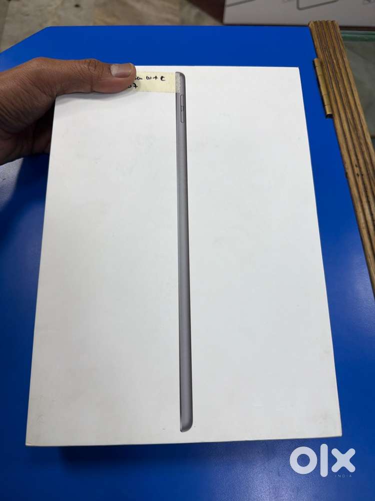 apple ipad 9th g. 64gb wifi new sela oack mrp 33900 selling. 23950.