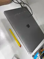 Mac book pro a1990 512gb