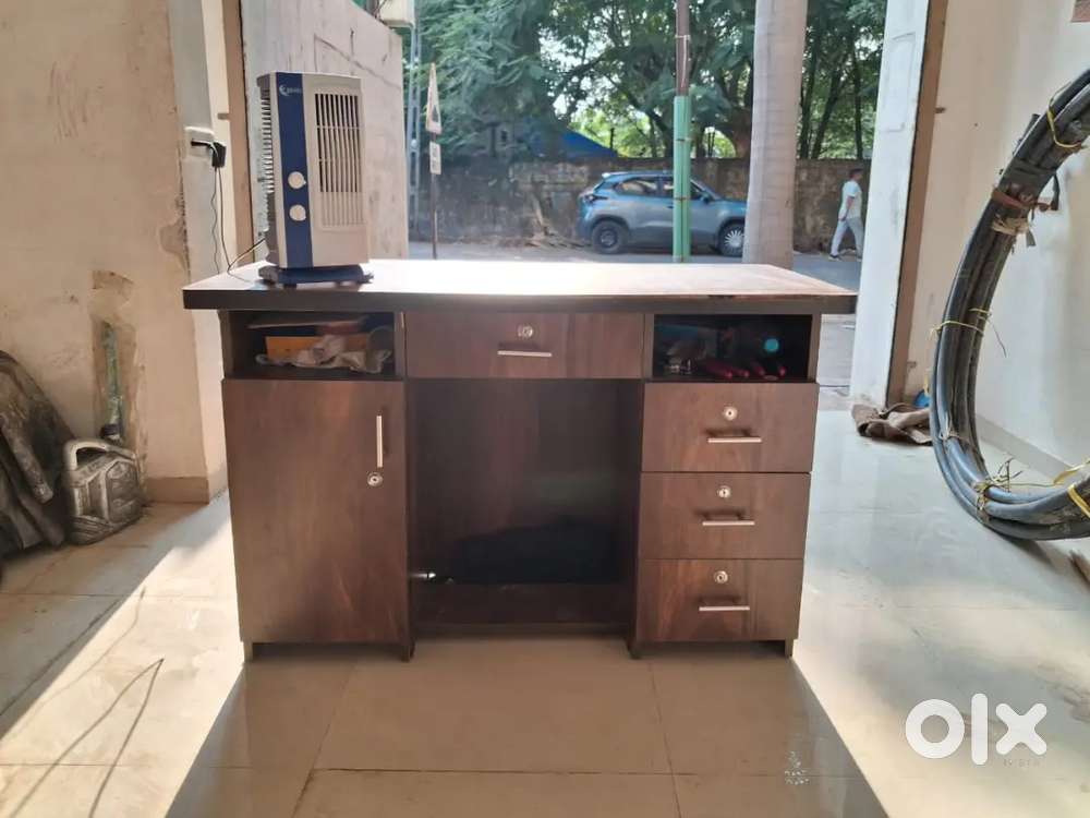 Counter table