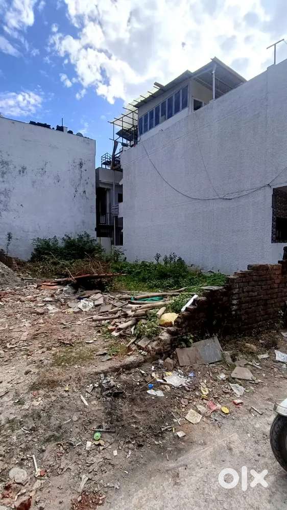 Plot in do bachi road sahasdhara road