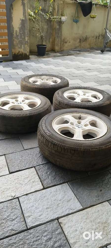 Honda Civic Stock Wheel and Tyre 15inch