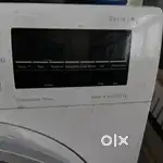 Front loading Bosch 9-6-kg Inverter washing machine for immediate sale