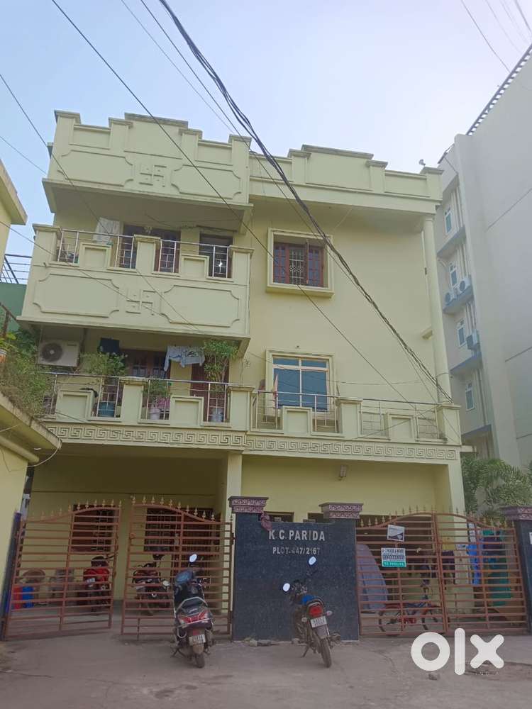 Single room available for working bachelor at Sreebihar patia