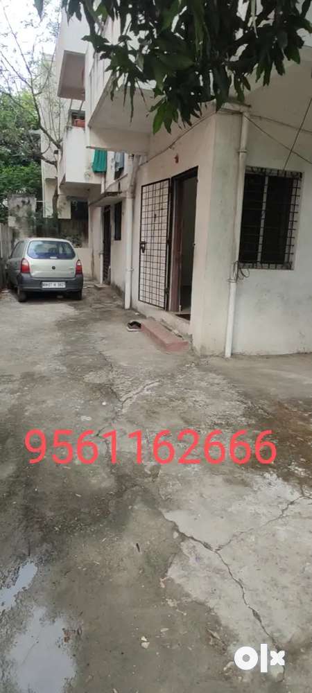 Ground floor 2Bhk flat for rent in Manish Nagar behind Axis bank
