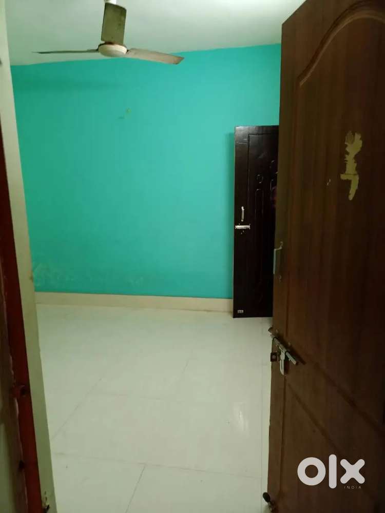 2Bhk For Family And Bachelor ( Car Parking Available)