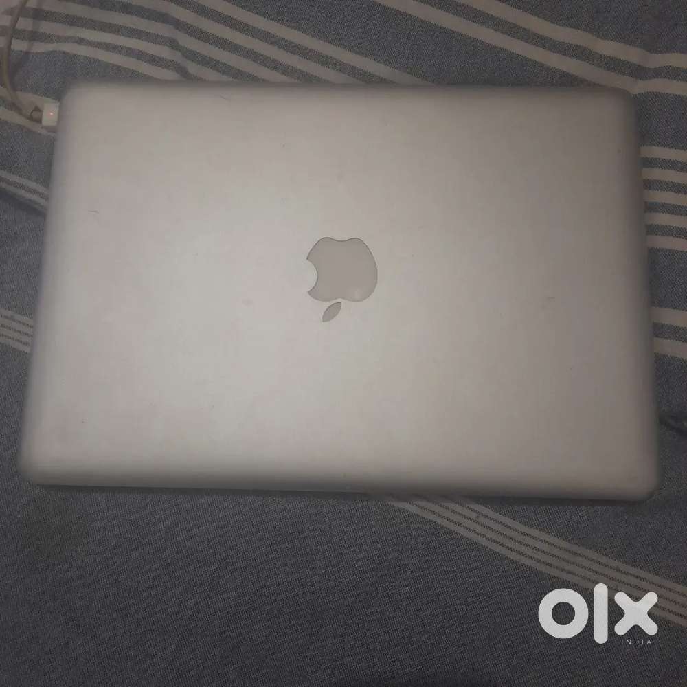 Macbook pro  Apple laptop