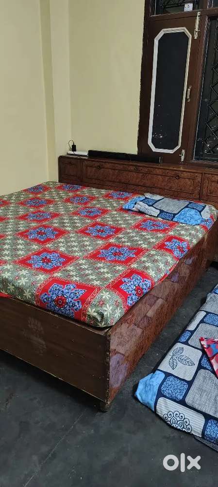 Double bed ok condition