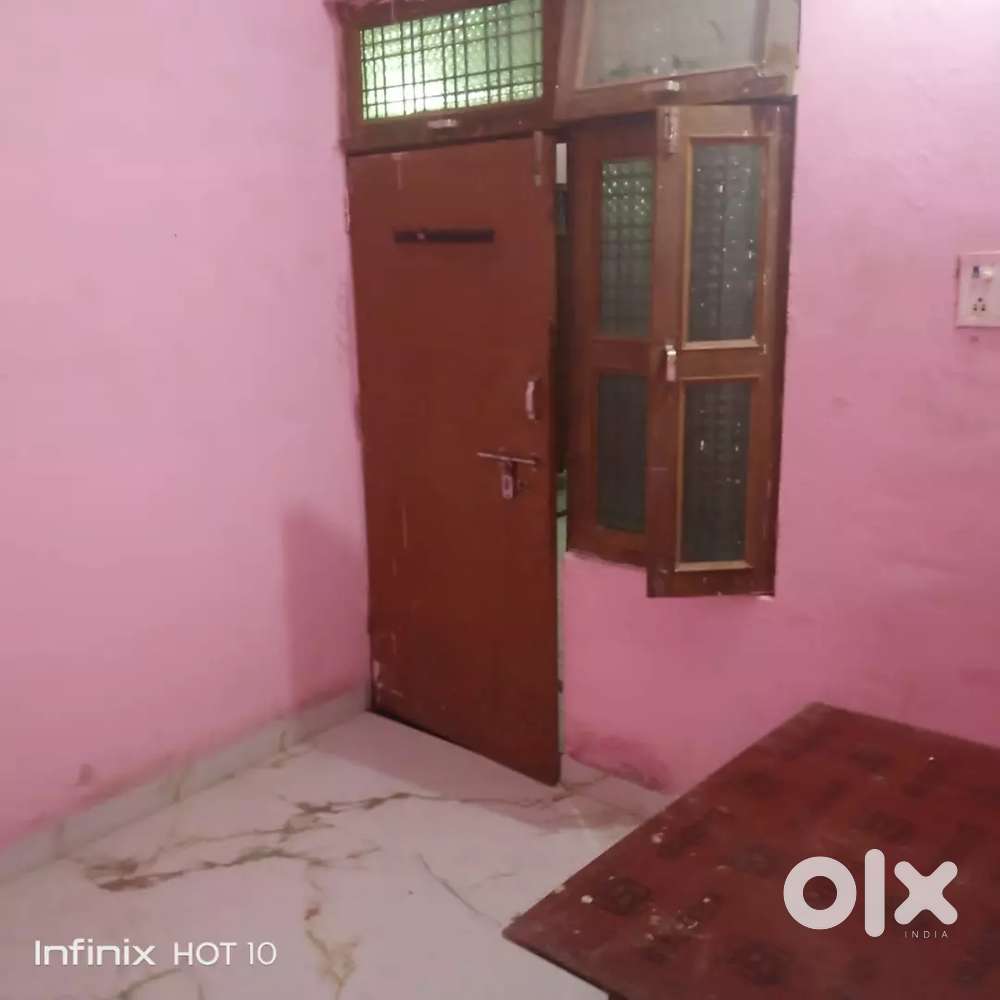 Room for rent in dhumanganj at harwara